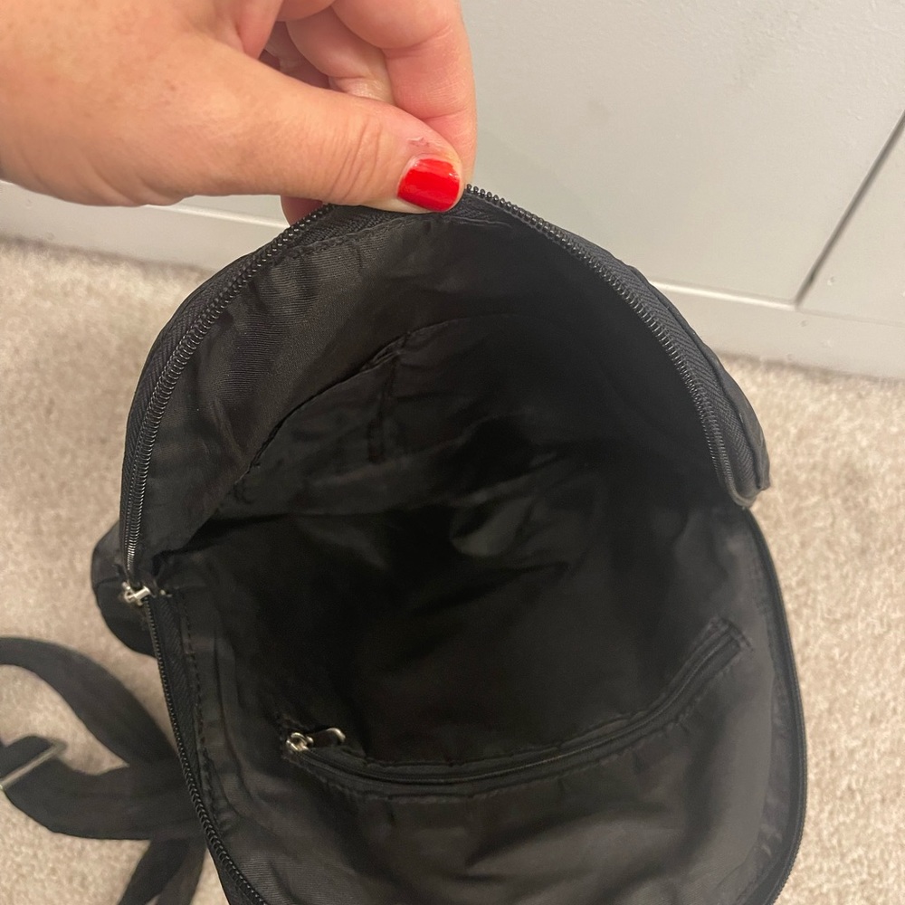 Guess Small Backpack - Picture 3 of 3